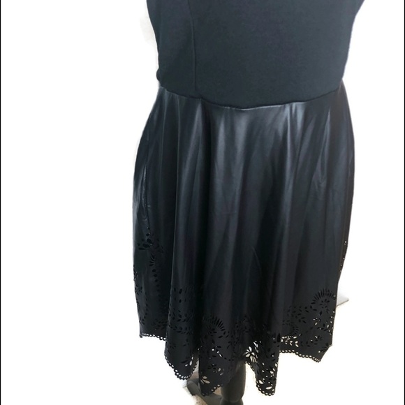 Dots strapless dress in black.  Size L. Has lining - Picture 3 of 6